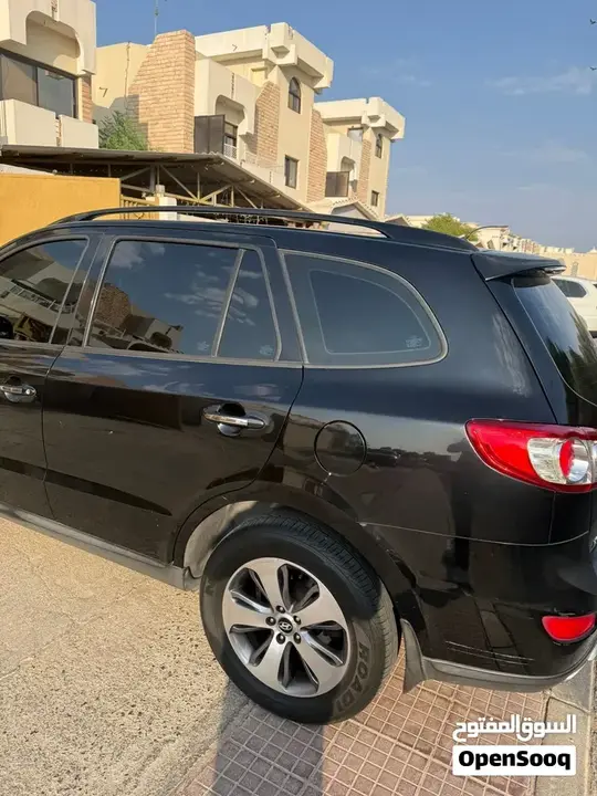Hyundai Santa Fe 2012 photo 2