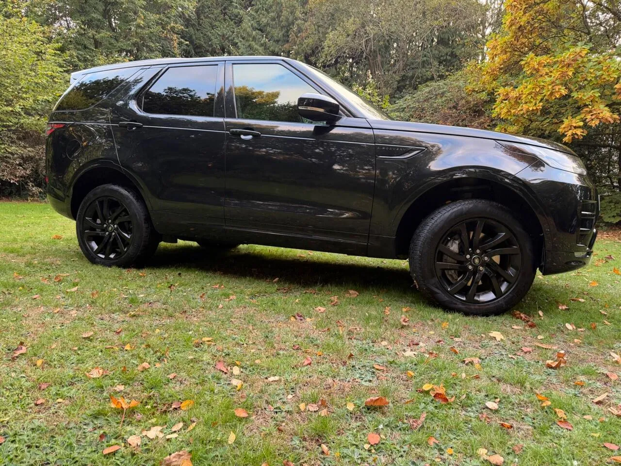Land Rover Discovery 2019 photo 2