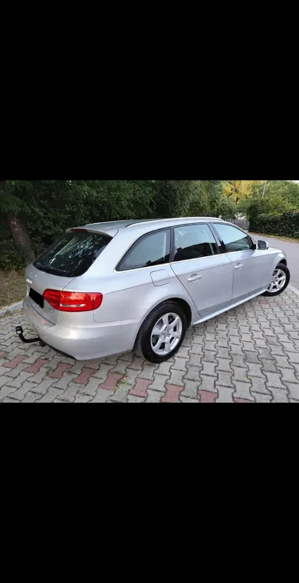 Audi A4 2011 photo 2