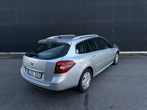 Renault Laguna 2012 photo 3