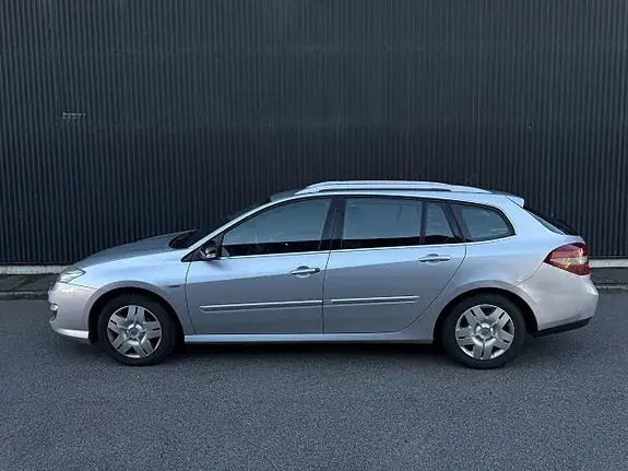 Renault Laguna 2012 photo 4