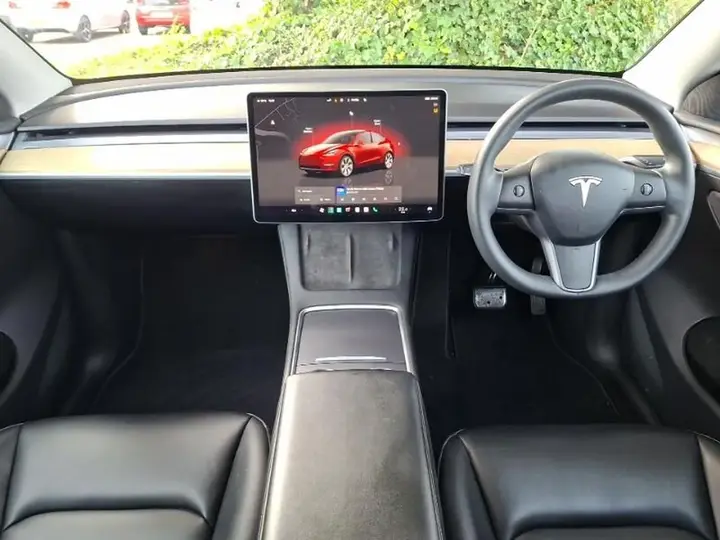 Tesla Model Y 2023 photo 3