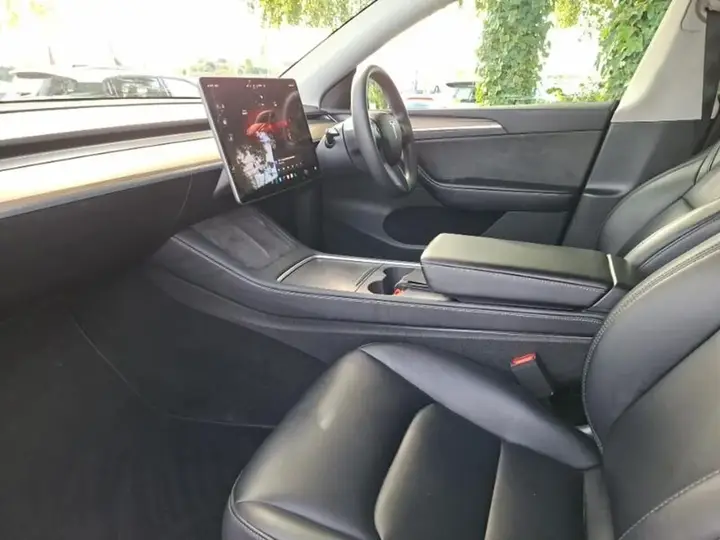 Tesla Model Y 2023 photo 5