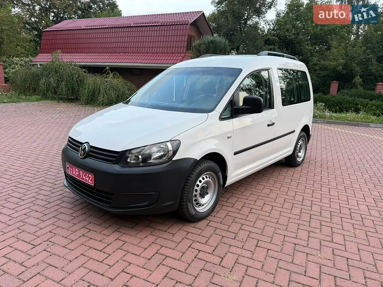 Volkswagen Caddy 2011 photo 2