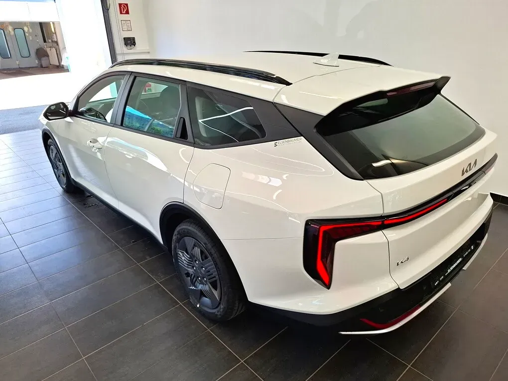 Kia K4 photo 3