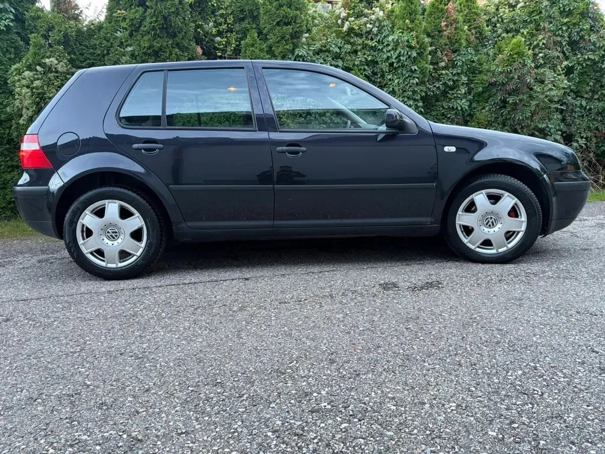 Volkswagen Golf 2004 photo 2
