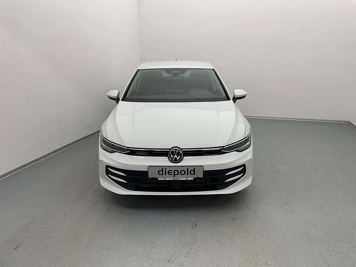 Volkswagen Golf 2026 photo 2
