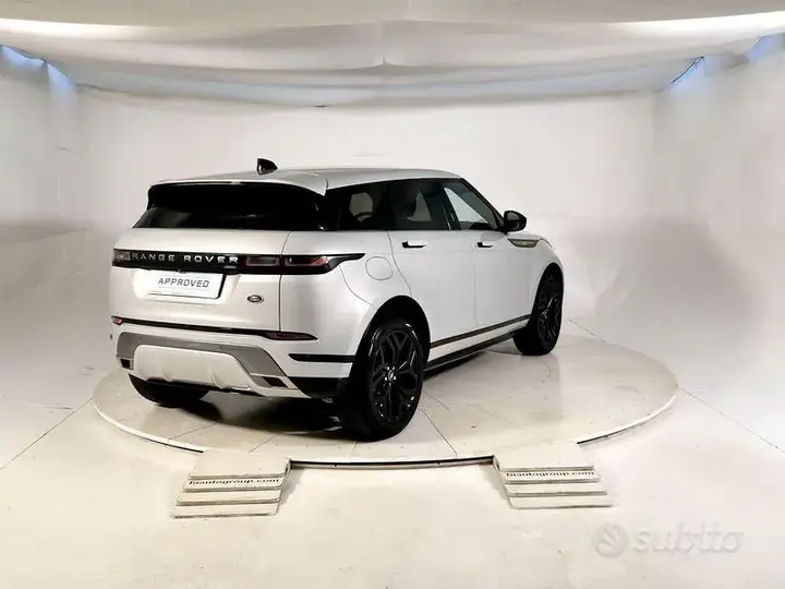 Land Rover Evoque 2022 photo 2