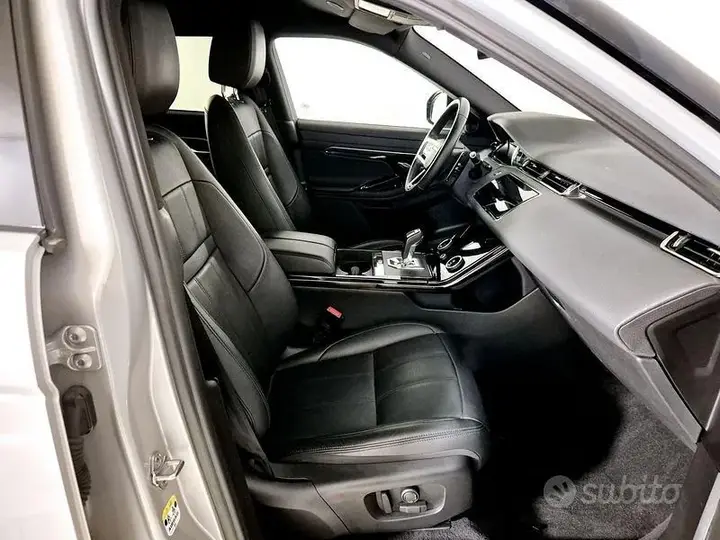 Land Rover Evoque 2022 photo 3