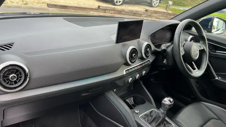 Audi Q2 2022 photo 2