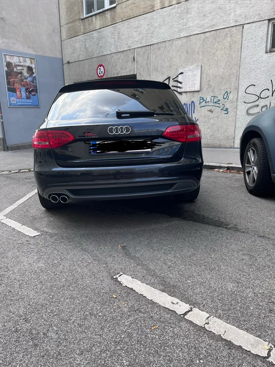 Audi A4 2011 photo 3