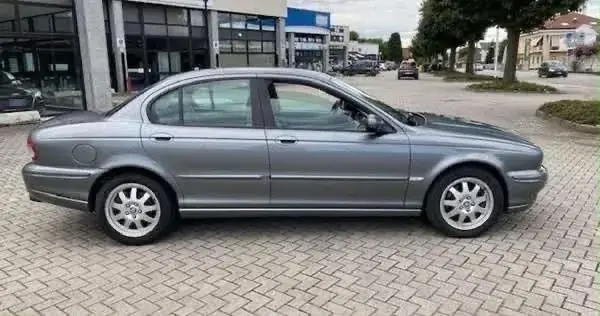 Jaguar X-Type