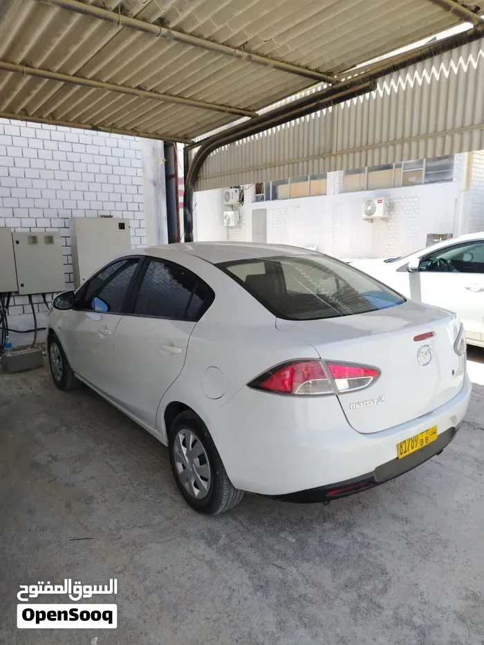 Mazda 2 2012 photo 3