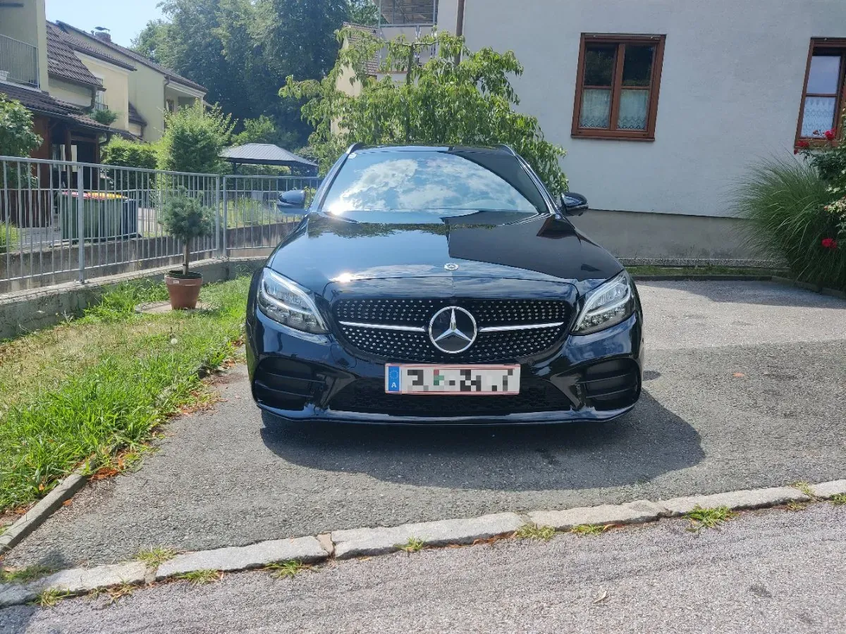 Mercedes-Benz C-Class 2018 photo 2