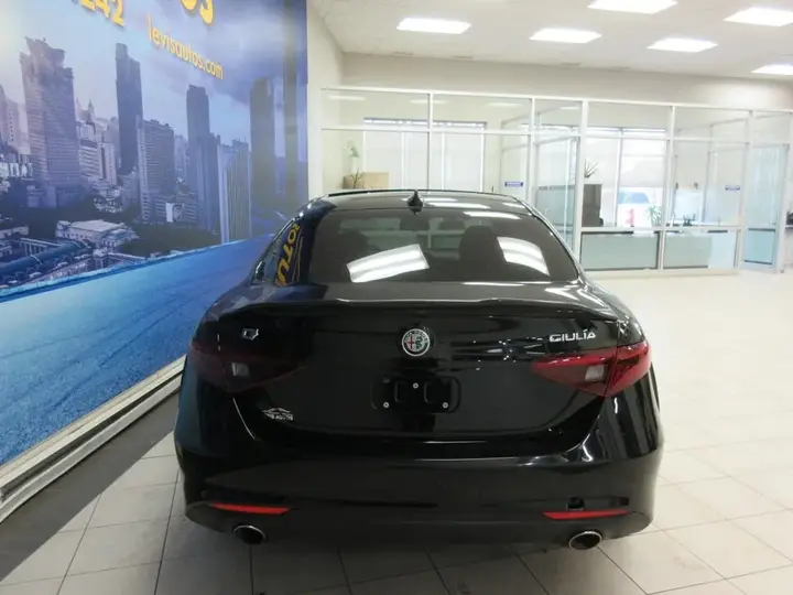 Alfa Romeo Giulia 2017 photo 5