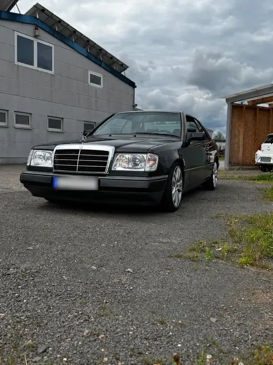 Mercedes-Benz W124