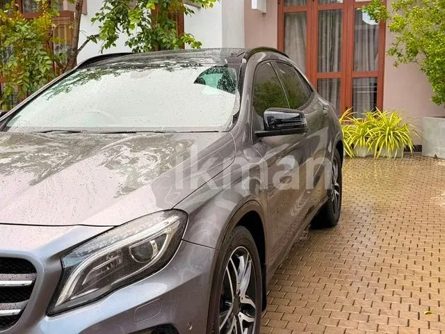 Mercedes-Benz Gla 180 2015 photo 2