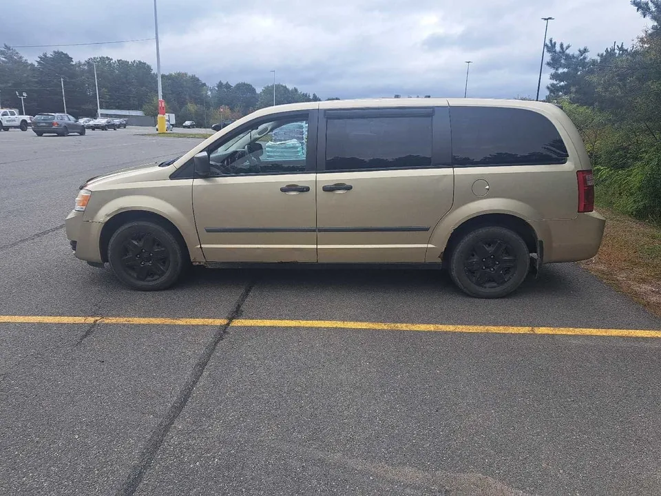 Dodge Grand Caravan 2010 photo 2