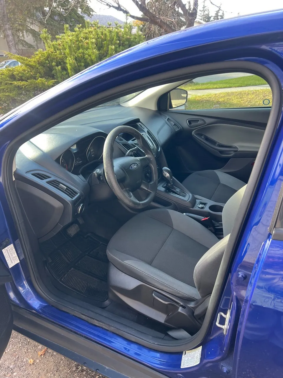 Ford Focus 2012 photo 2