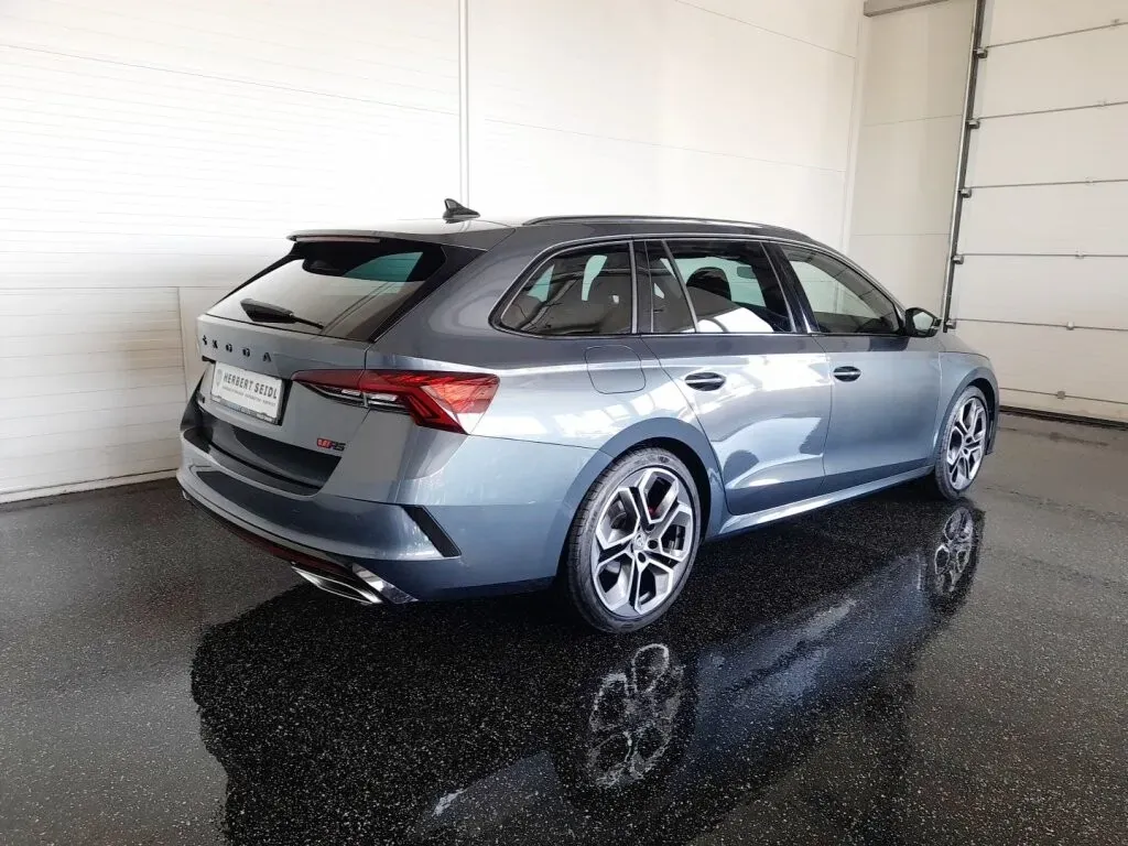 Skoda Octavia 2021 photo 2