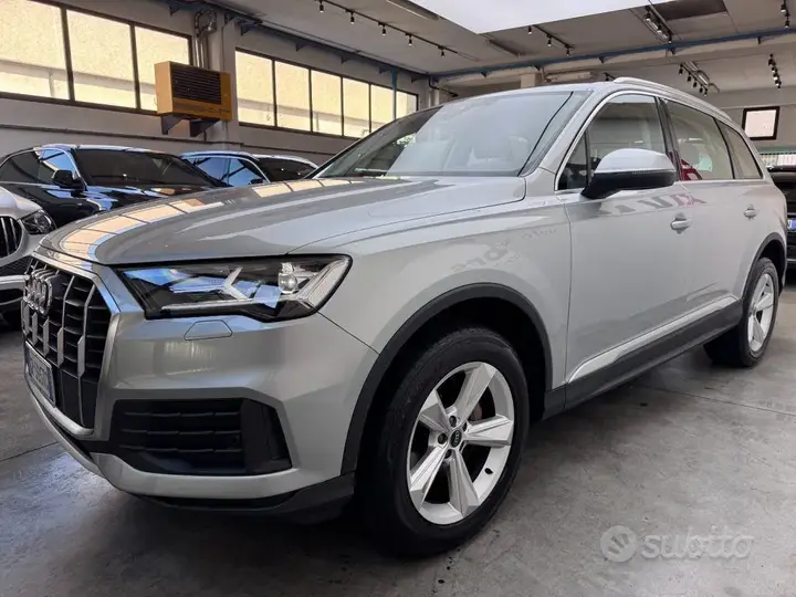 Audi Q7 2023 photo 3