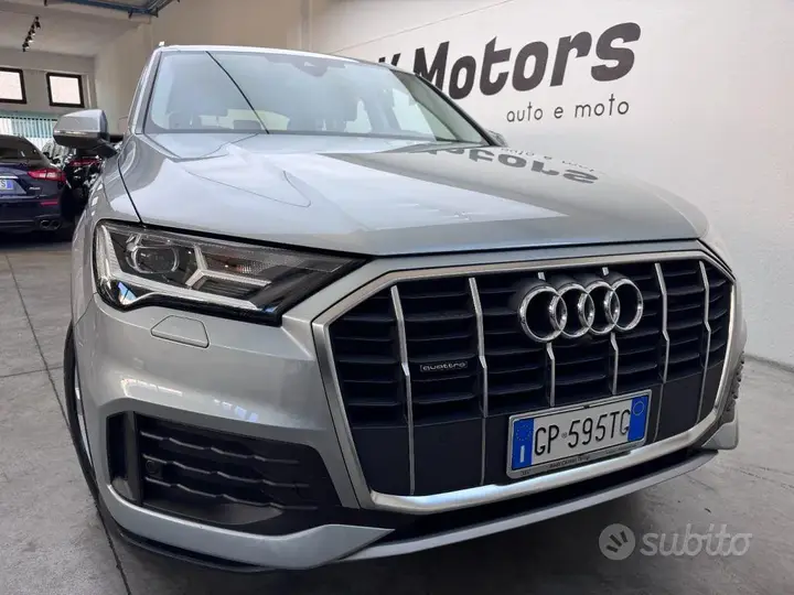 Audi Q7 2023 photo 2