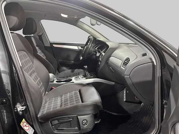 Audi A4 2011 photo 4