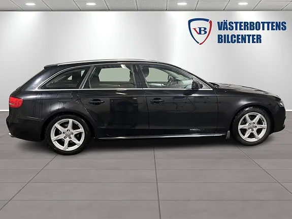 Audi A4 2011 photo 2