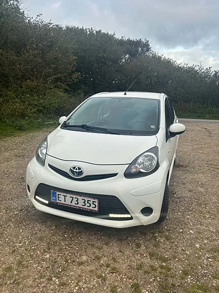 Toyota Aygo 2012 photo 2