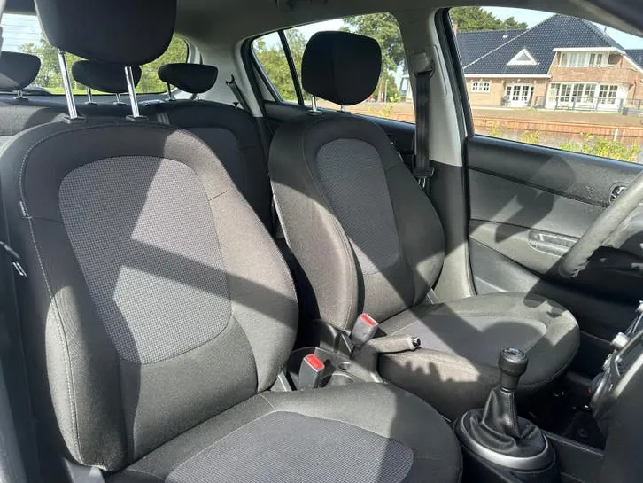 Hyundai I20 2012 photo 2
