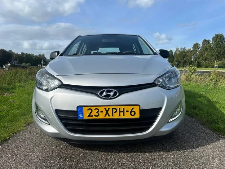 Hyundai I20 2012 photo 3