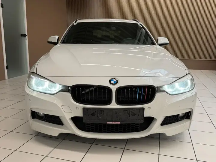 BMW 3 Series 2012 photo 2