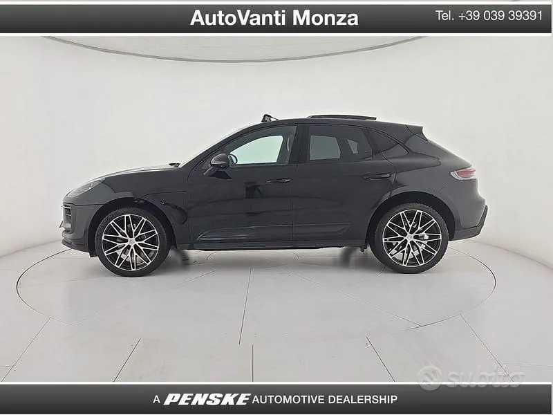 Porsche Macan 2024 photo 2
