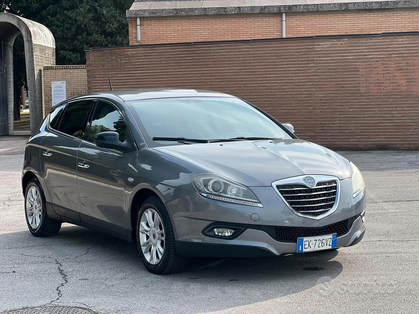 Lancia Delta 2011 photo 2