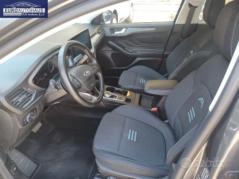 Ford Focus 2023 photo 3