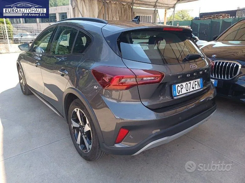 Ford Focus 2023 photo 2