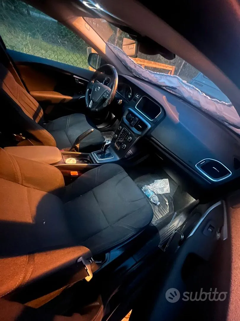 Volvo V40 2017 photo 5