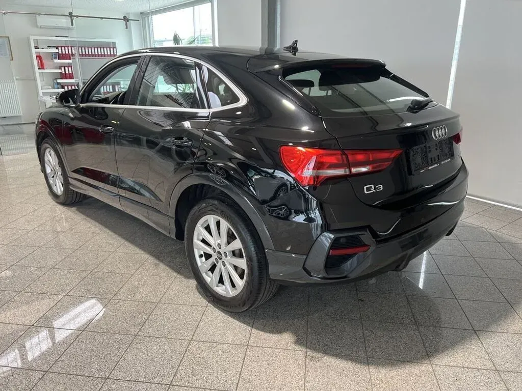 Audi Q3 2021 photo 3