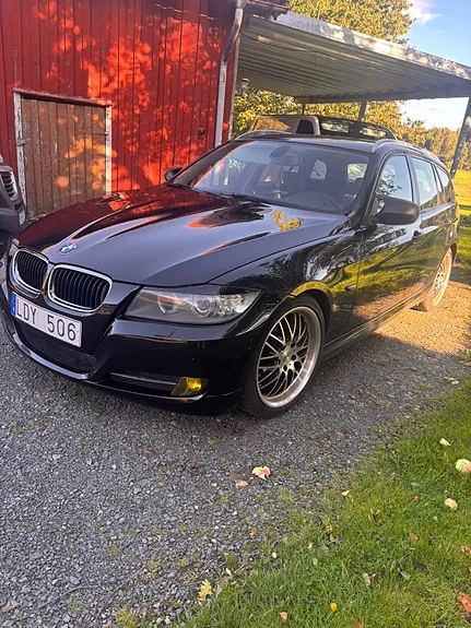 BMW 320D 2011 photo 2