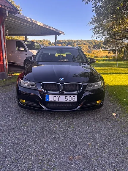 BMW 320D 2011 photo 3