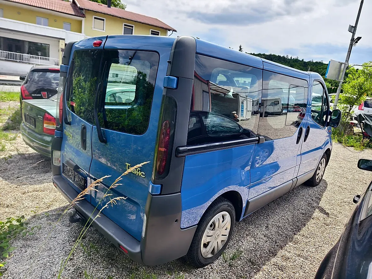 Renault Trafic 2005 photo 3
