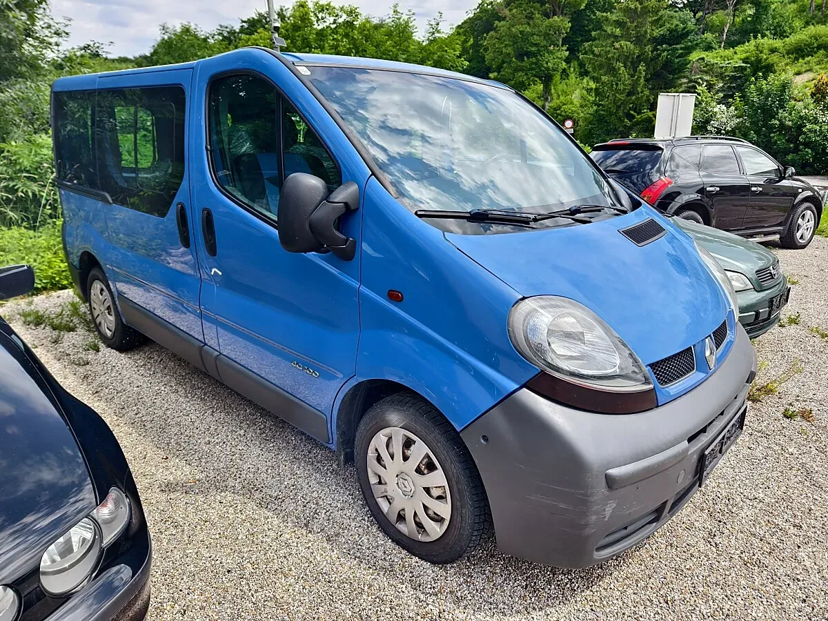 Renault Trafic 2005 photo 2