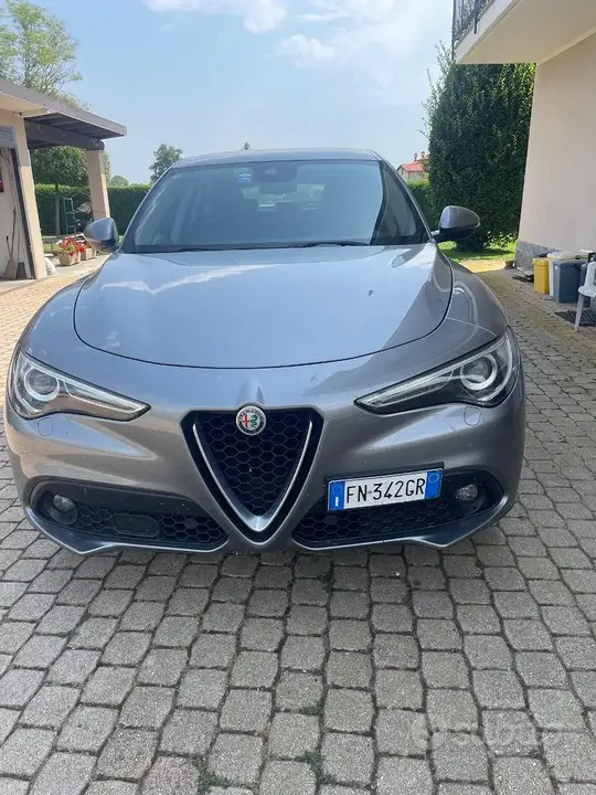 Alfa Romeo Stelvio 2018 photo 2