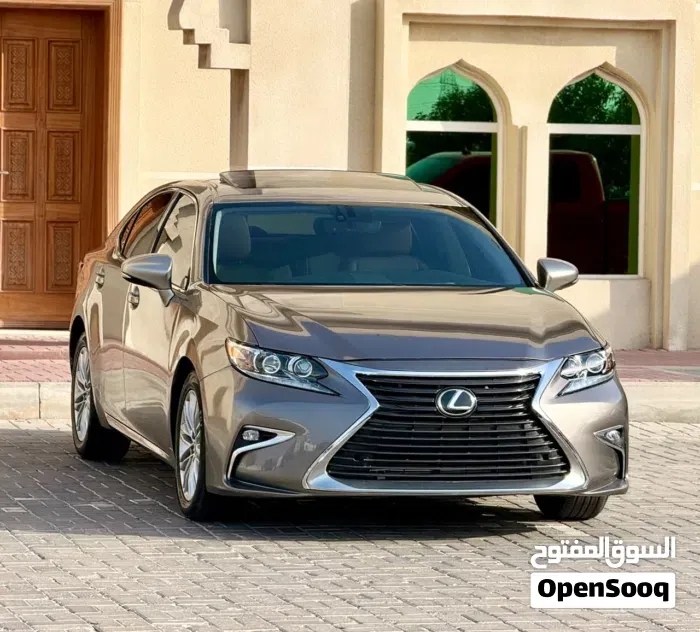 Lexus Es350 2016 photo 2