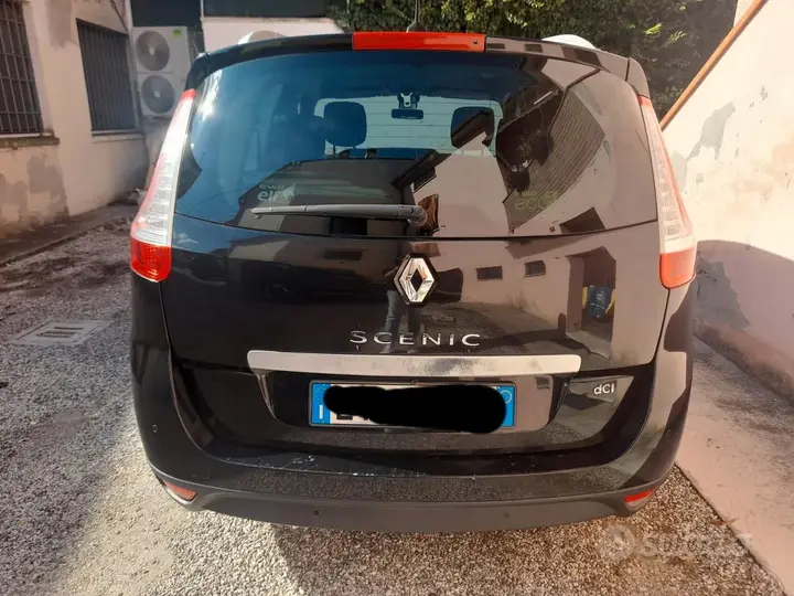 Renault Grand Scenic 2015 photo 2