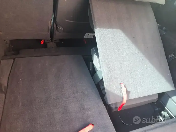 Renault Grand Scenic 2015 photo 4