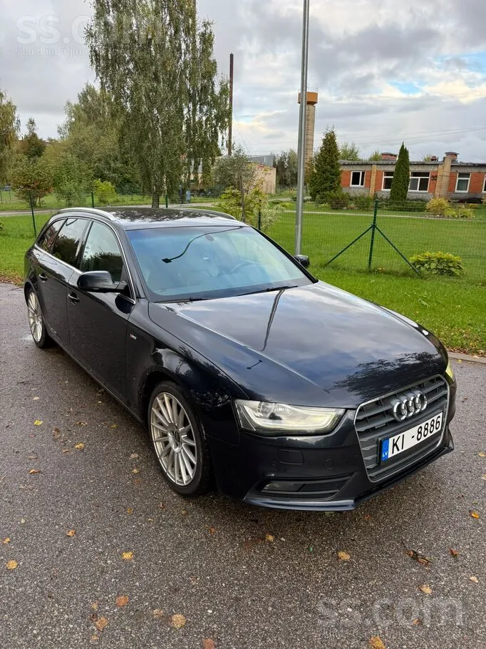 Audi A4 2012 photo 2