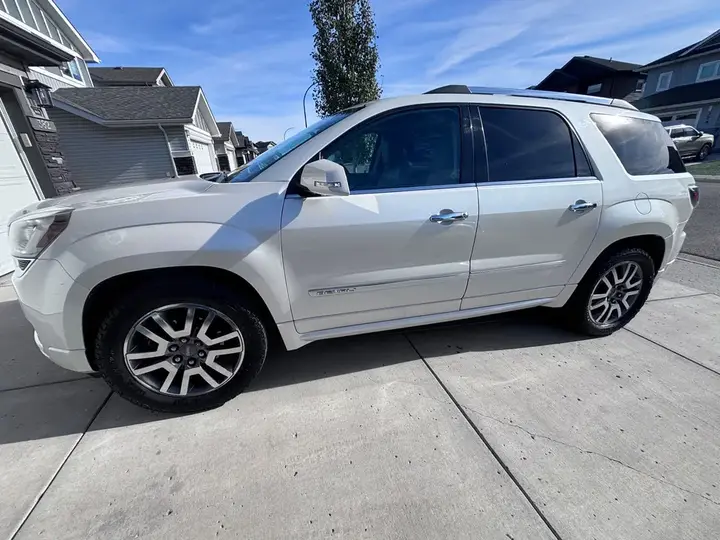 GMC Acadia 2013 photo 3