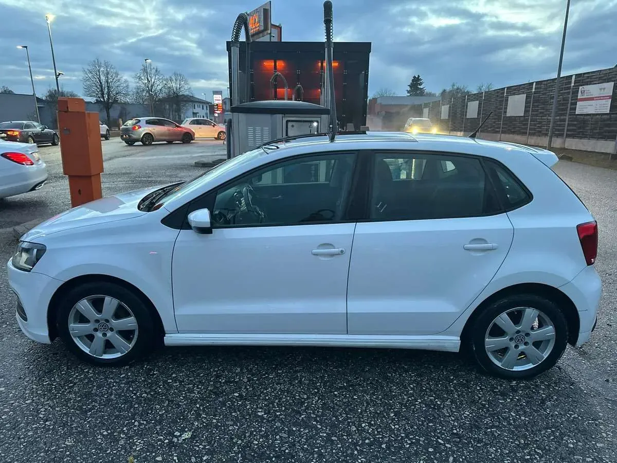 Volkswagen Polo 2012 photo 3