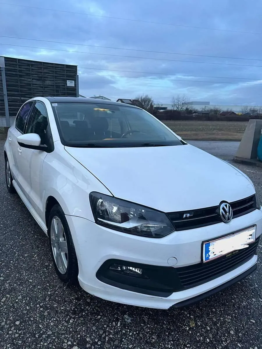 Volkswagen Polo 2012 photo 2